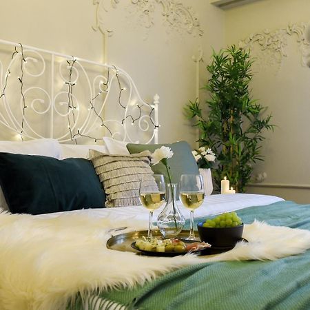 Cozy Studio Overlooking The Old Town บูคาเรสต์ ภายนอก รูปภาพ