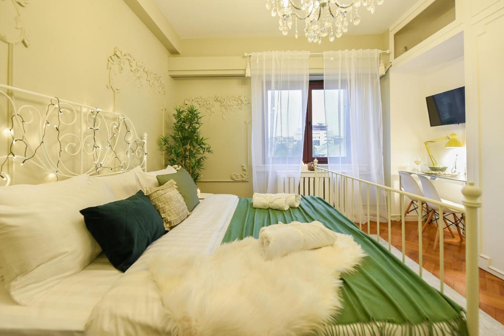 Cozy Studio Overlooking The Old Town บูคาเรสต์ ภายนอก รูปภาพ