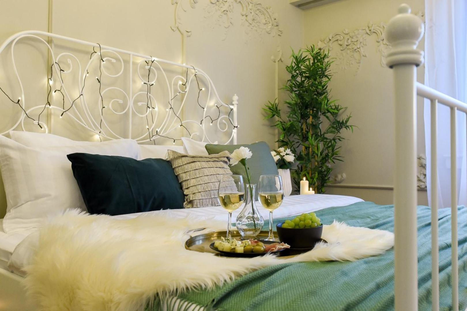 Cozy Studio Overlooking The Old Town บูคาเรสต์ ภายนอก รูปภาพ