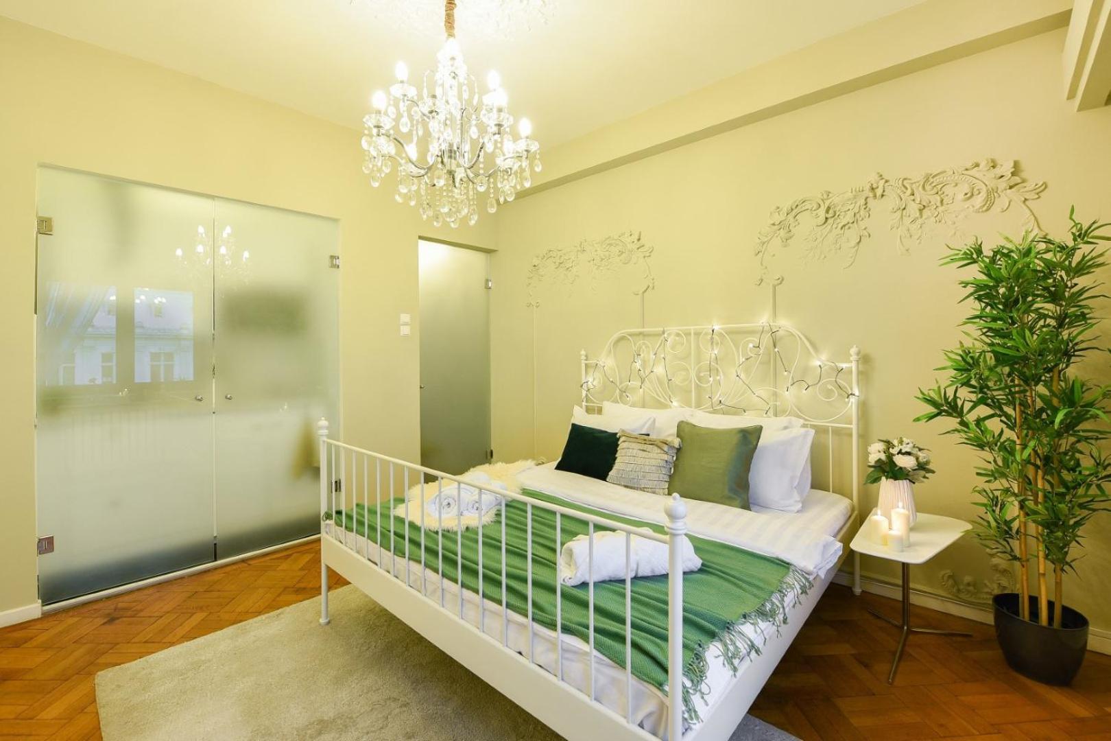 Cozy Studio Overlooking The Old Town บูคาเรสต์ ภายนอก รูปภาพ